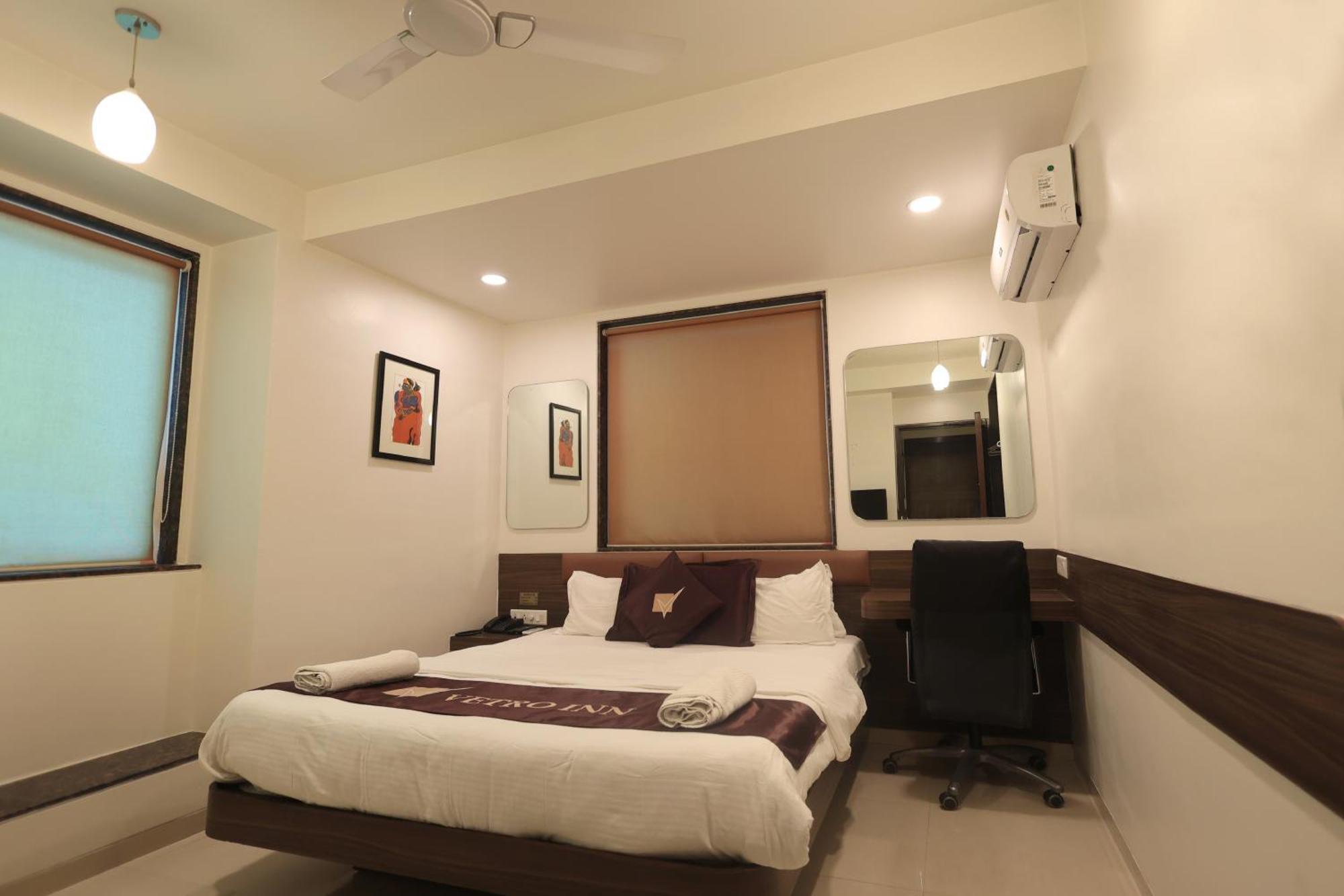 Hotel Vetro Inn Surat Exterior foto