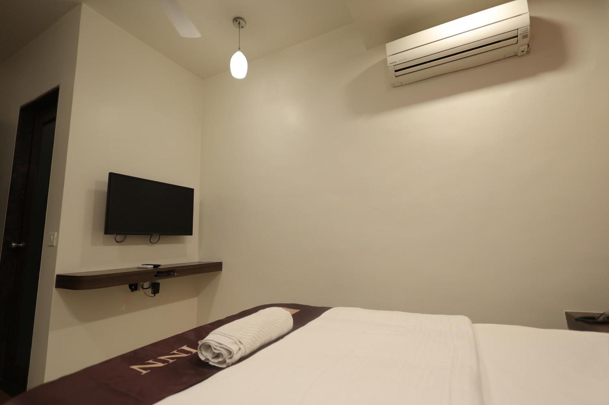 Hotel Vetro Inn Surat Exterior foto