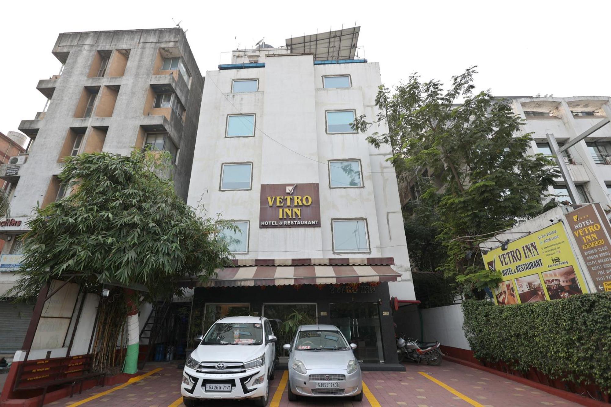 Hotel Vetro Inn Surat Exterior foto