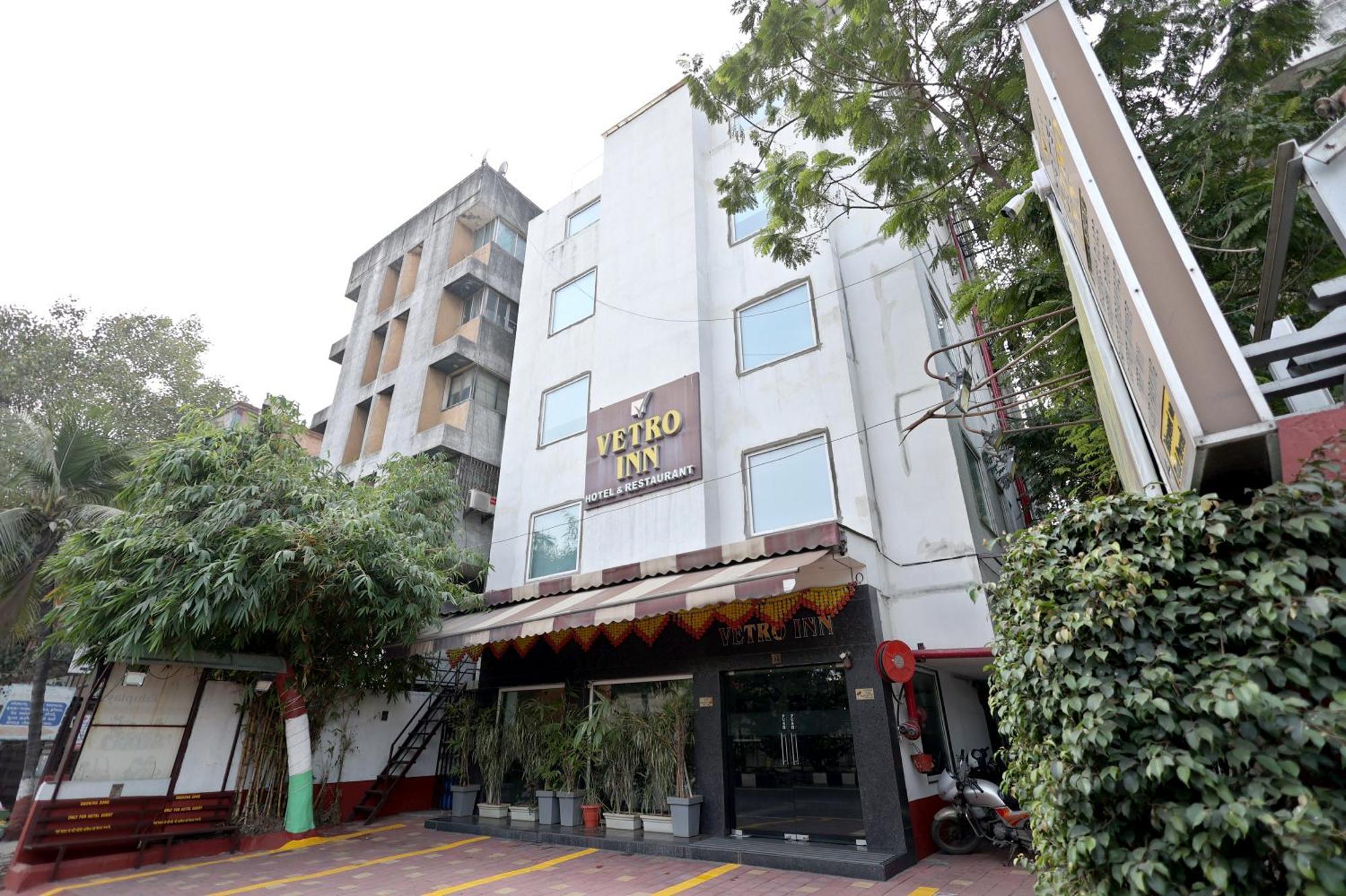 Hotel Vetro Inn Surat Exterior foto